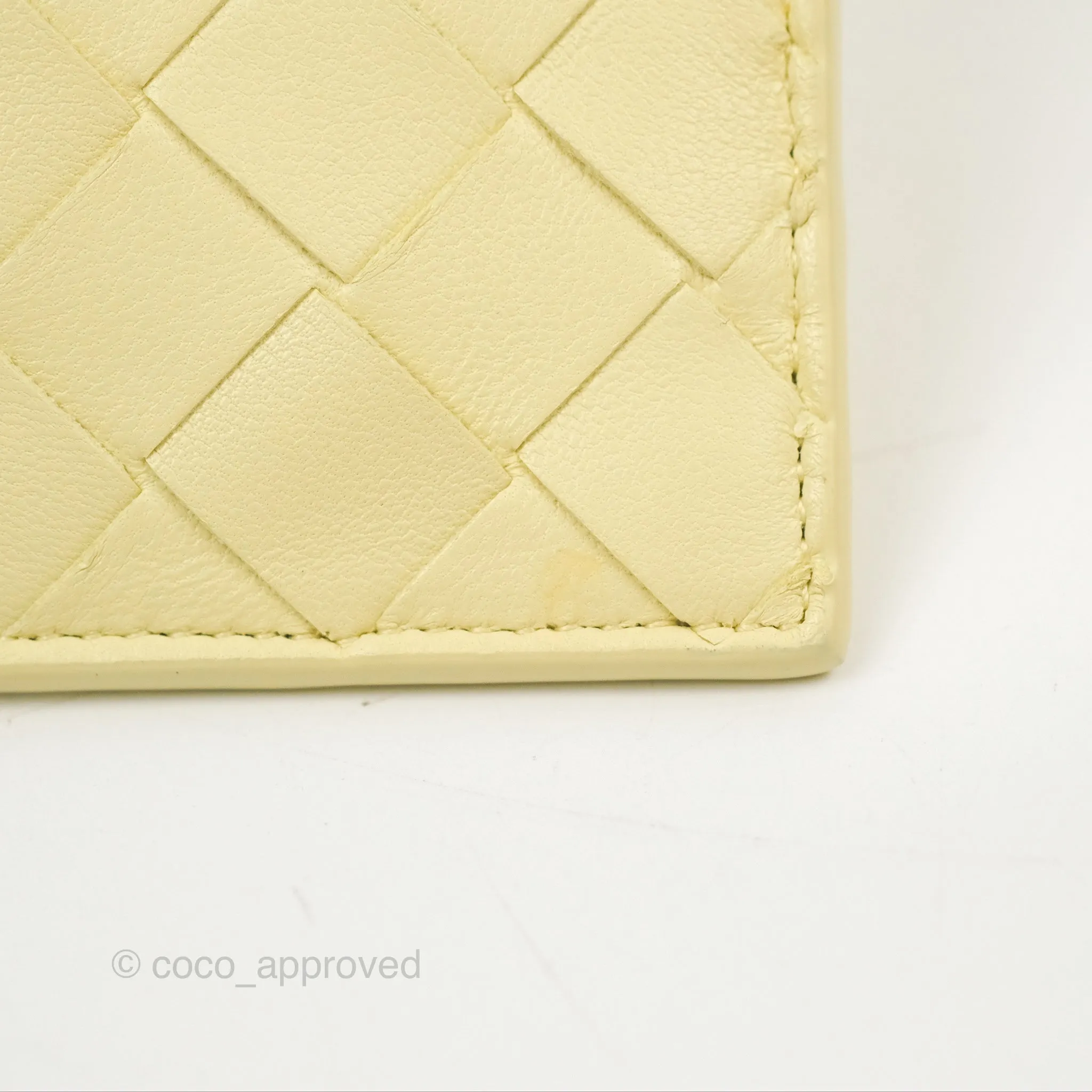 Bottega Veneta Intrecciato Flat Card Holder Ice cream