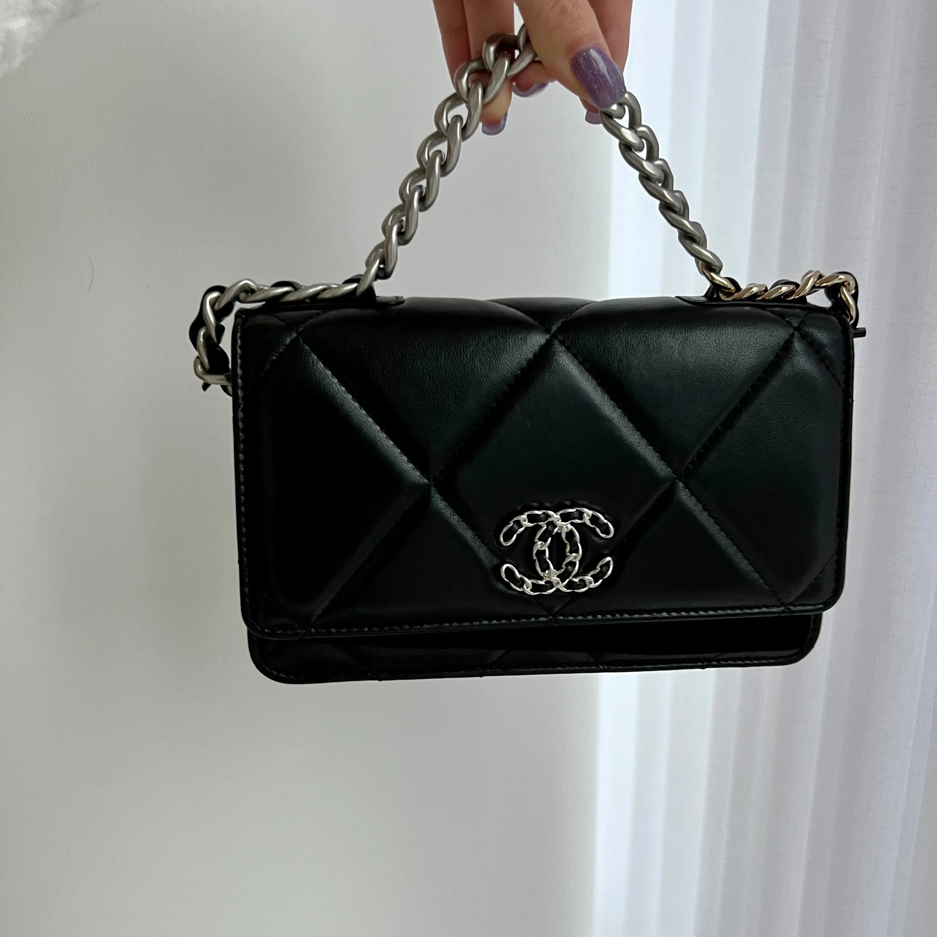 Chanel 19 Wallet On Chain