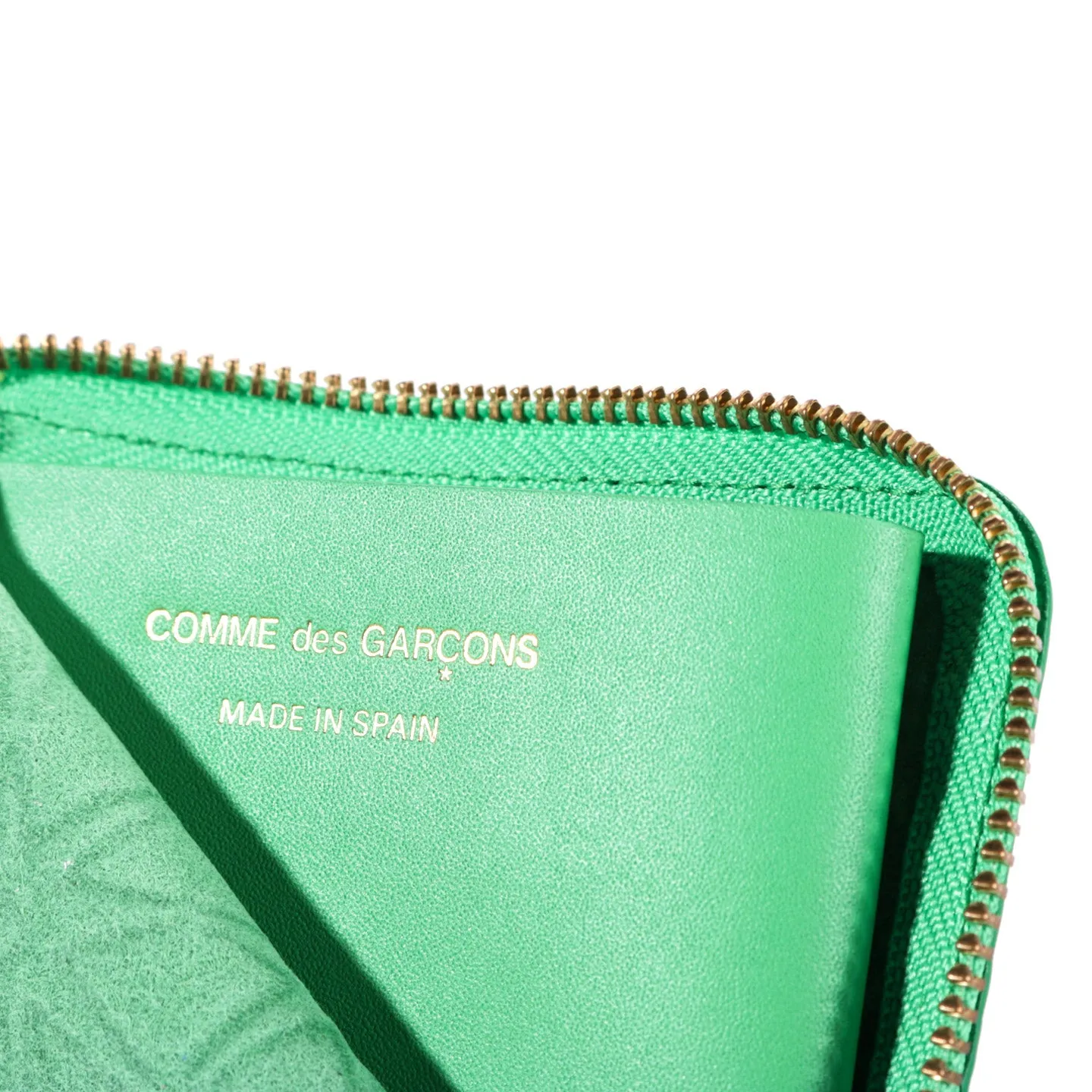 COMME DES GARCONS SA310E EMBOSSED LEATHER ZIP WALLET GREEN