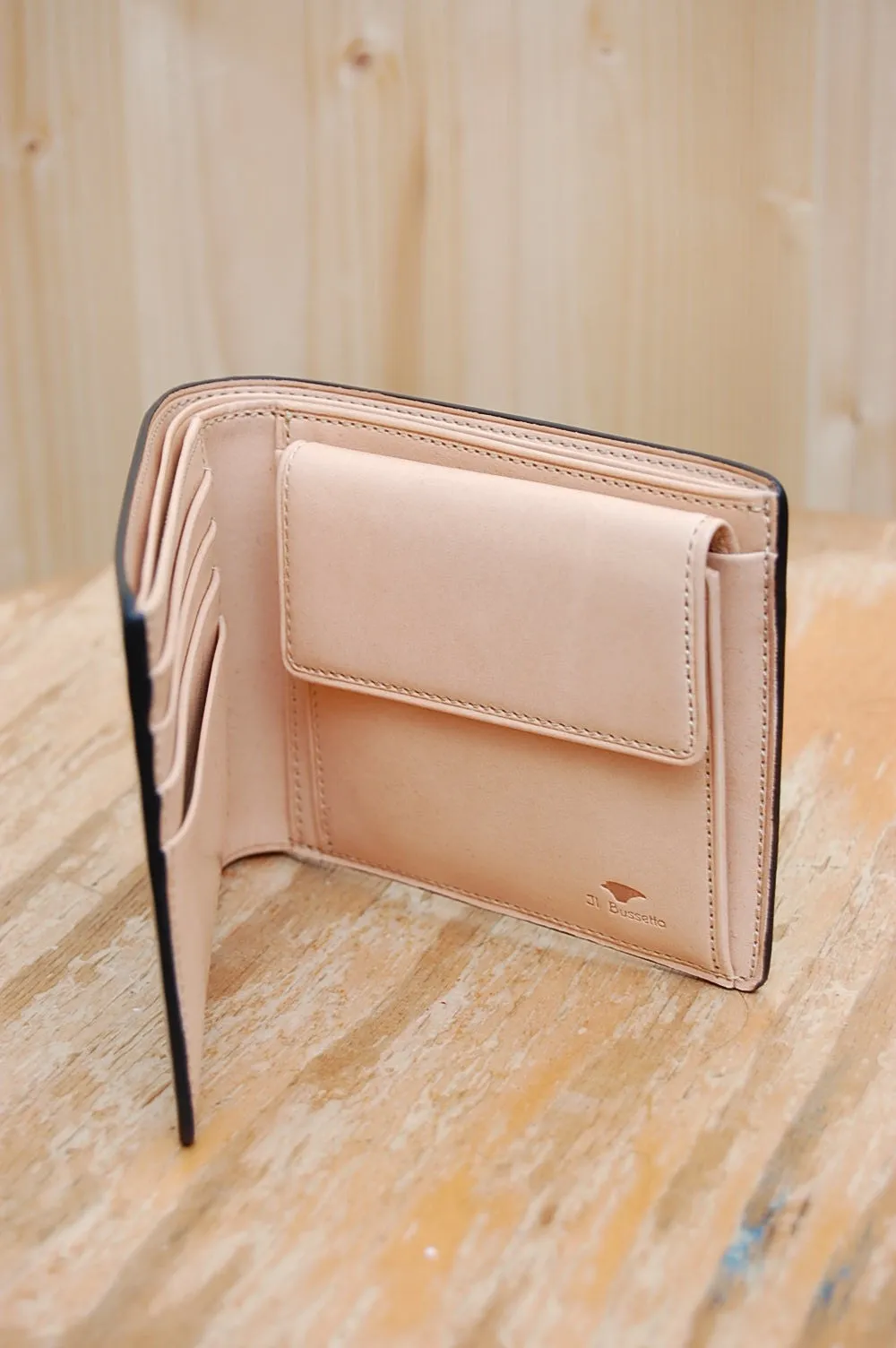 Il Bussetto Bi-fold Wallet with Coin Pocket Black 01