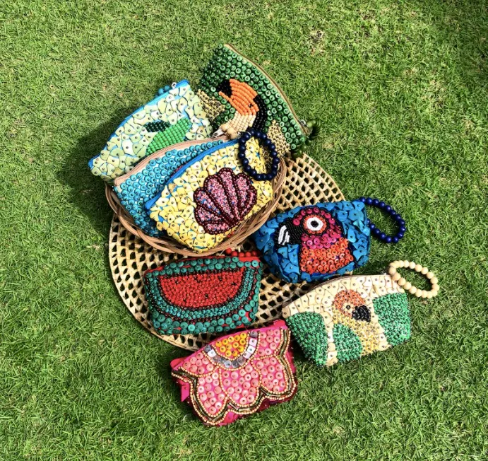 Parrot Beaded Wallet - Mask Kit